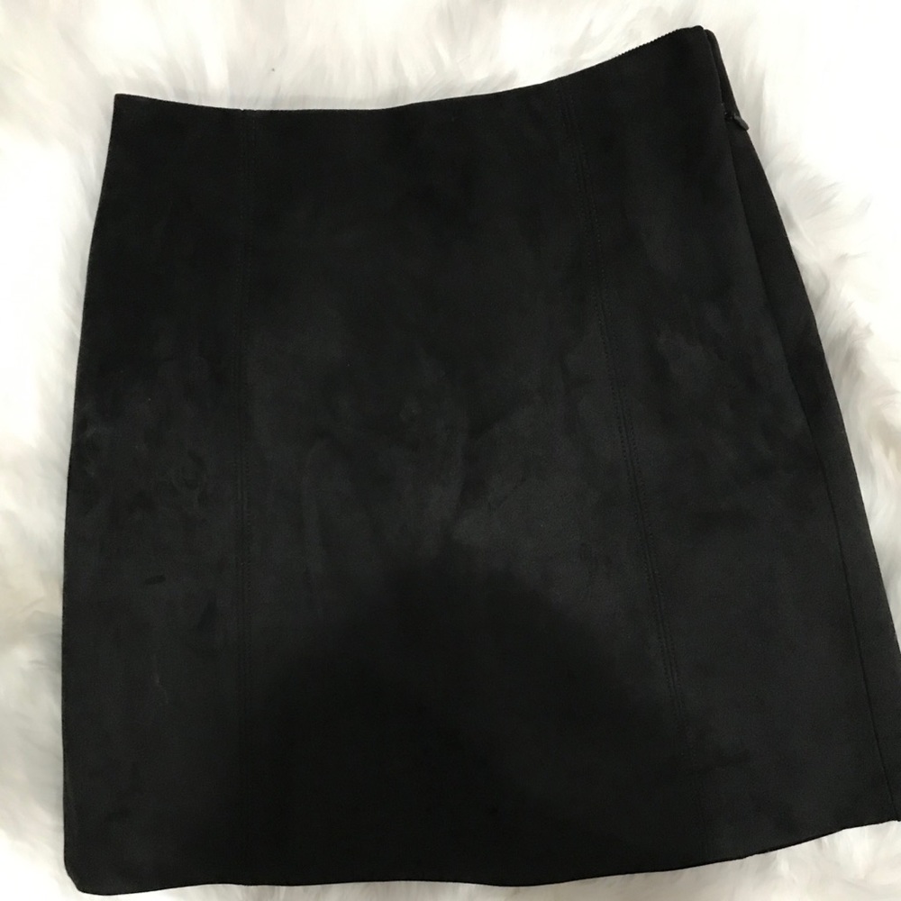 Aritiza black suede skirt